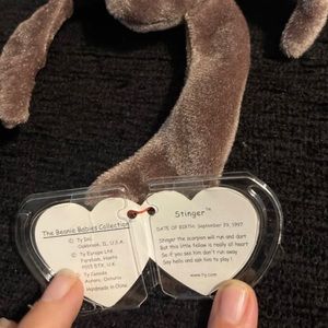 Ty Beanie Babie “Stinger”1997/1996, tag error